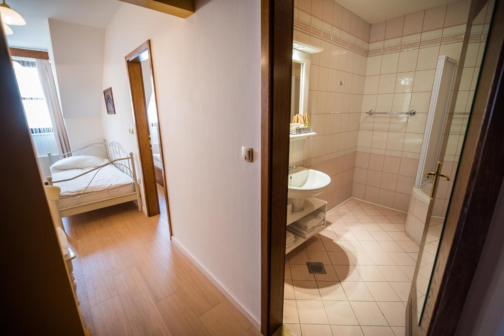 Splavar Rooms Brezice Room photo